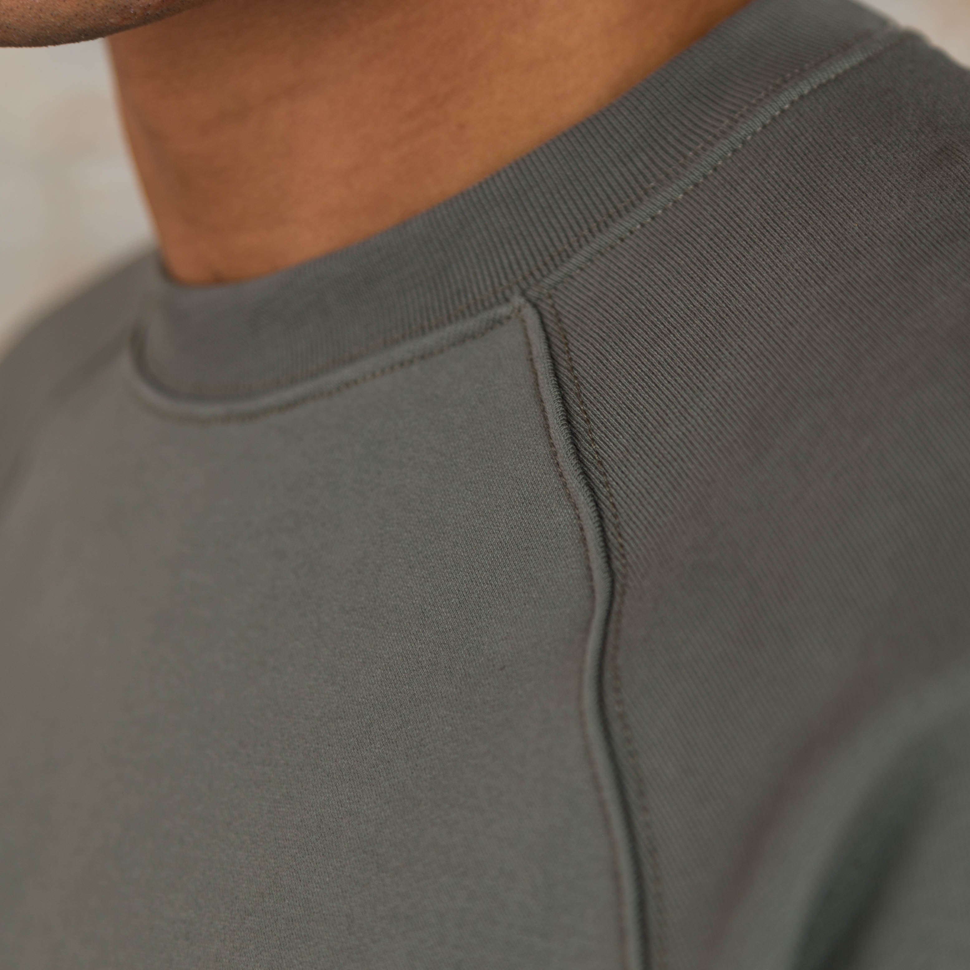 Sounder Golf | Sounder Golf | Clothing | Sweats| Raglan Star Sweat - Olive | Knits & Sweats