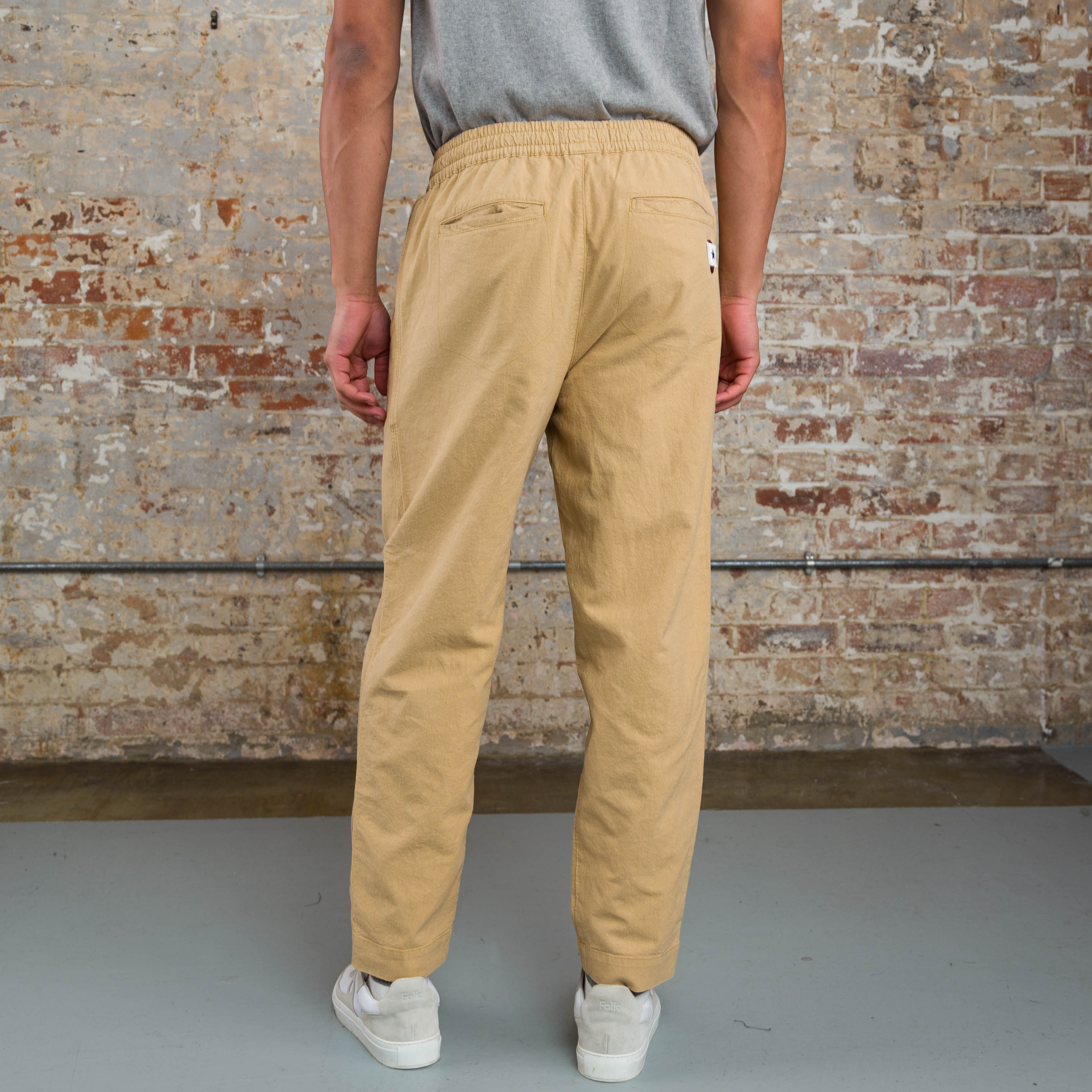 Sounder Golf | Sounder Golf | Clothing | Trousers | Drawcord Good Walk Chino - Tan Linen | Trousers & Shorts