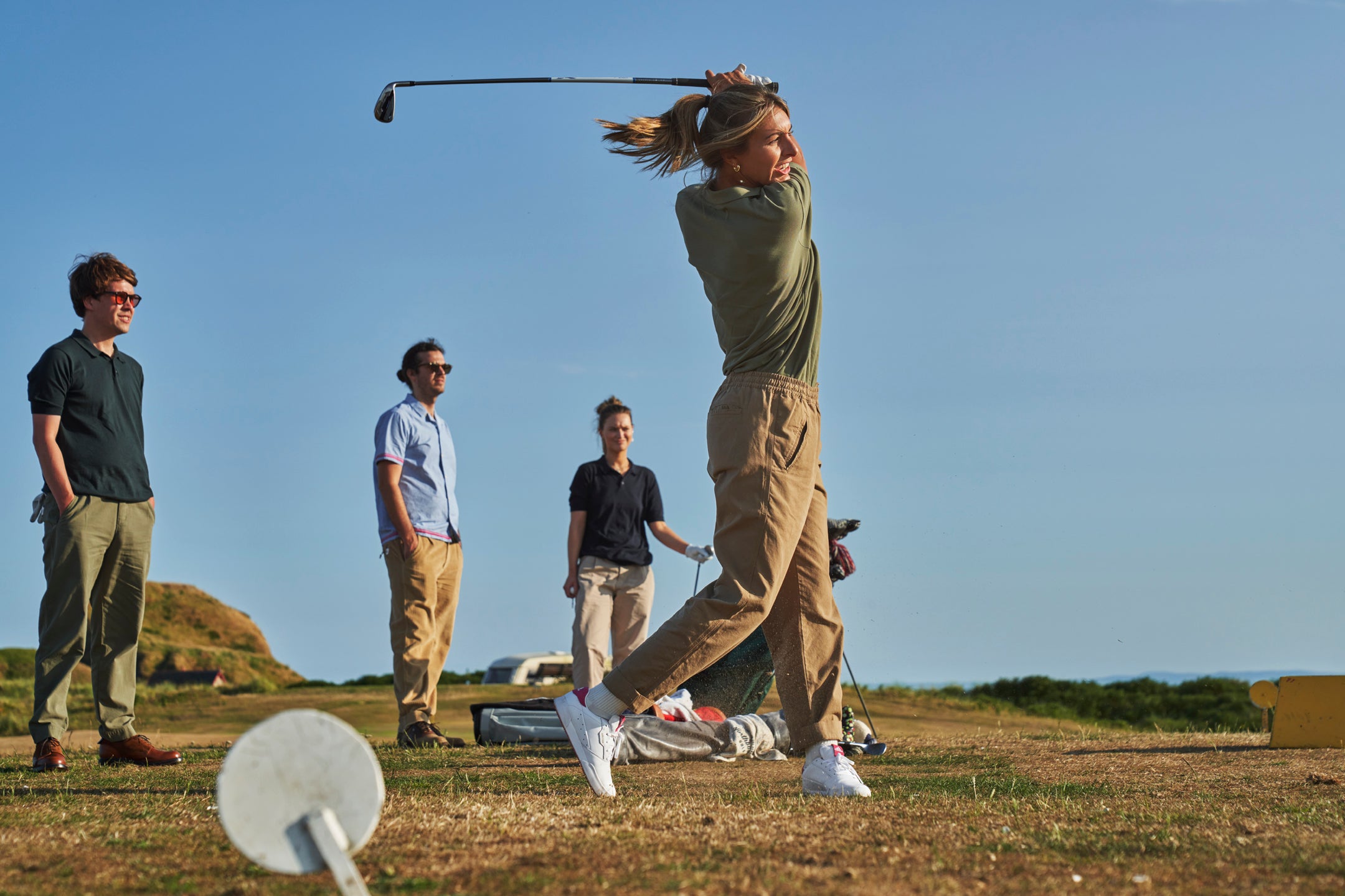 Sounder Golf | Sounder Golf | Clothing | Trousers | Drawcord Good Walk Chino - Tan Linen | Trousers & Shorts