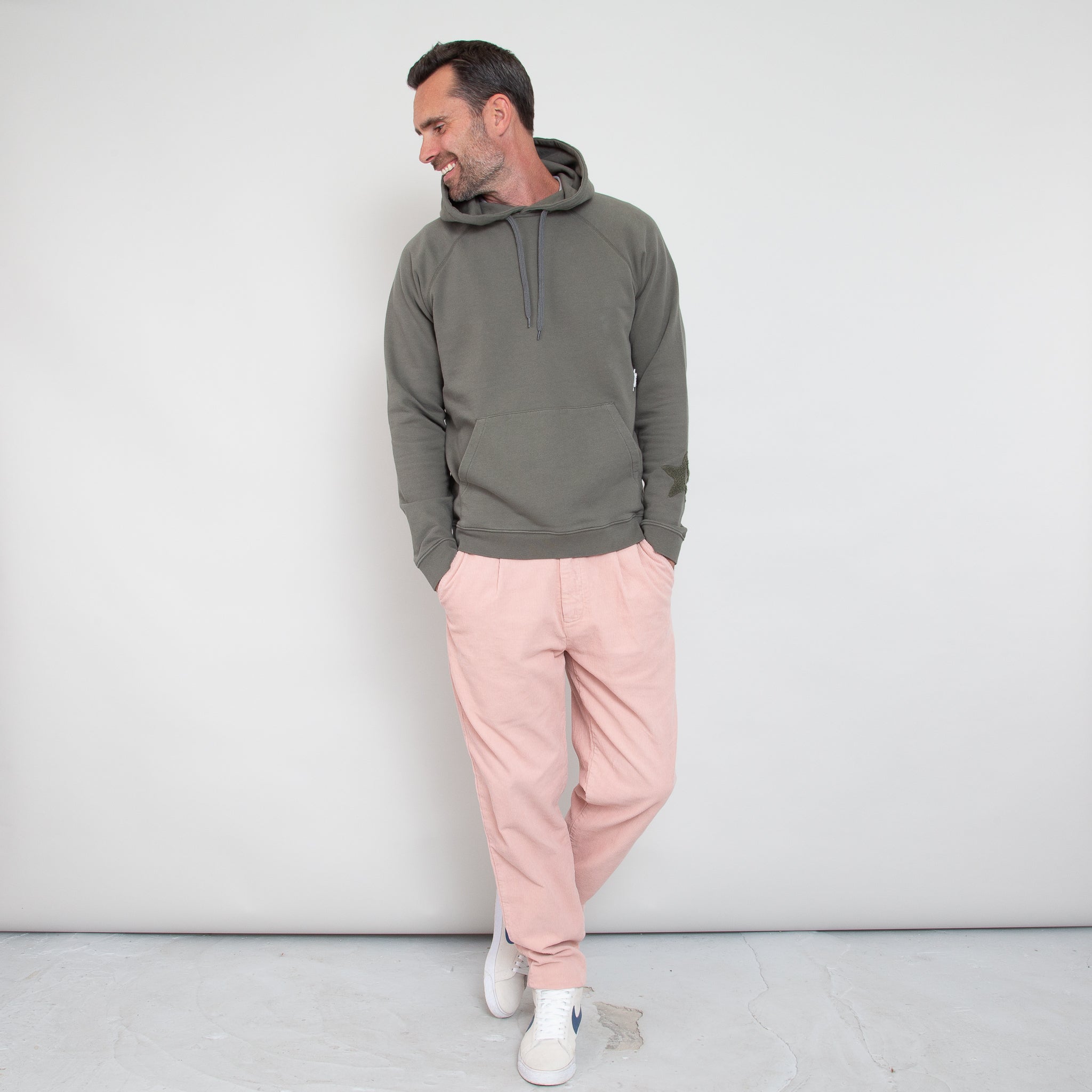 Sounder Golf | Sounder Golf | Clothing | Sweats | Raglan Star Hoodie - Slate | Knits & Sweats