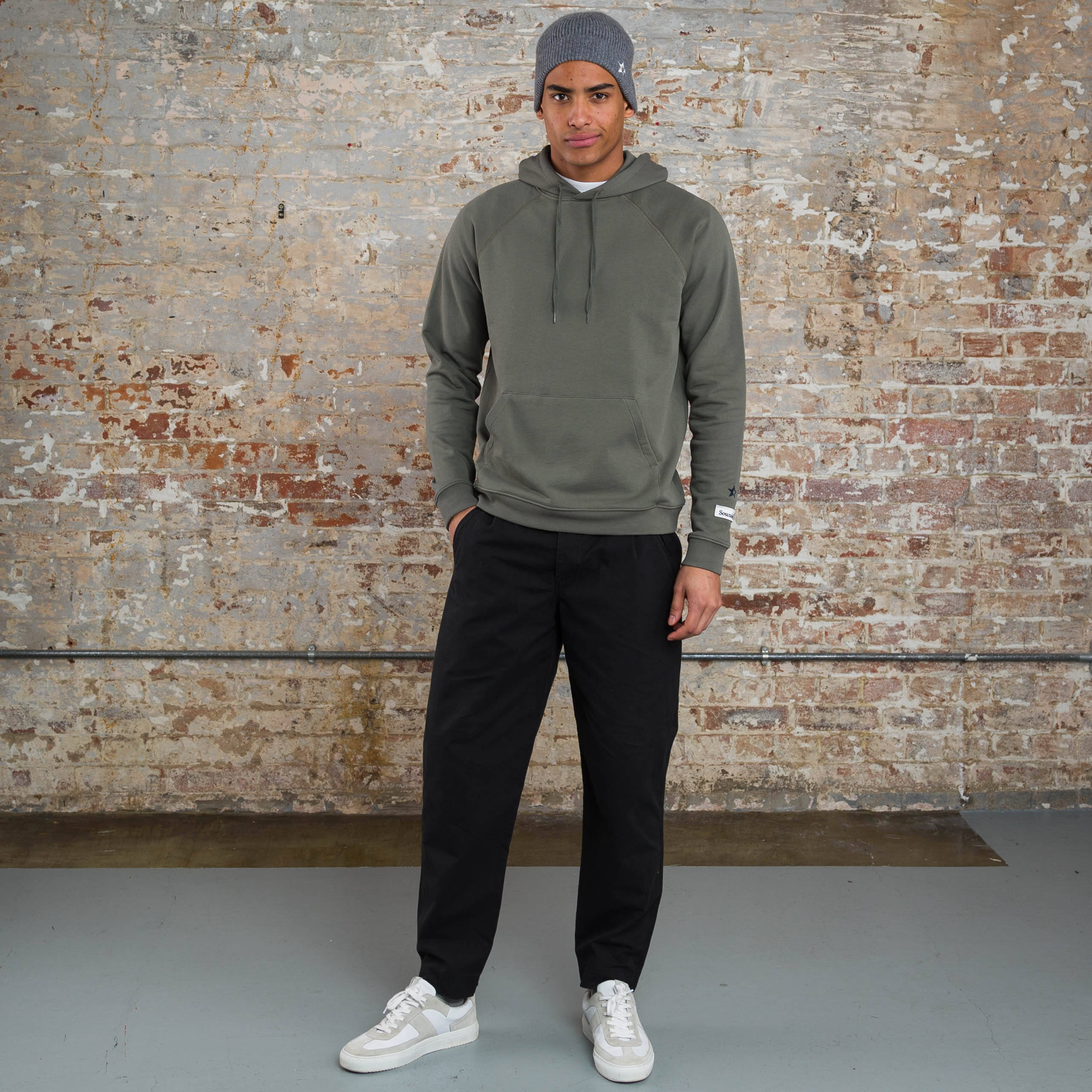 Sounder Golf | Sounder Golf | Clothing | Sweats | Raglan Star Hoodie - Slate | Knits & Sweats